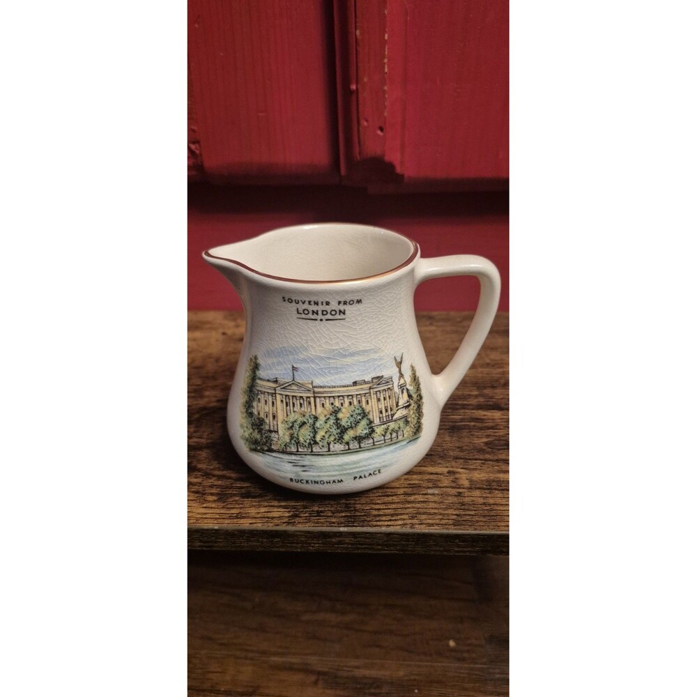 Vintage London Souvenir Ceramic Creamer Jug Buckingham Palace 3.5" Pitcher EUC